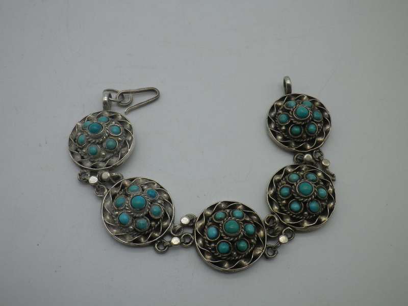 Vintage Sterling silver & Turquoise Bracelet. 18cm 27grms