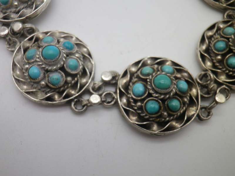 Vintage Sterling silver & Turquoise Bracelet. 18cm 27grms