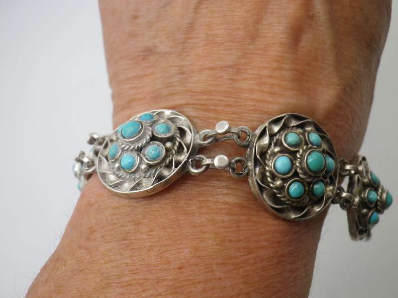 Vintage Sterling silver & Turquoise Bracelet. 18cm 27grms
