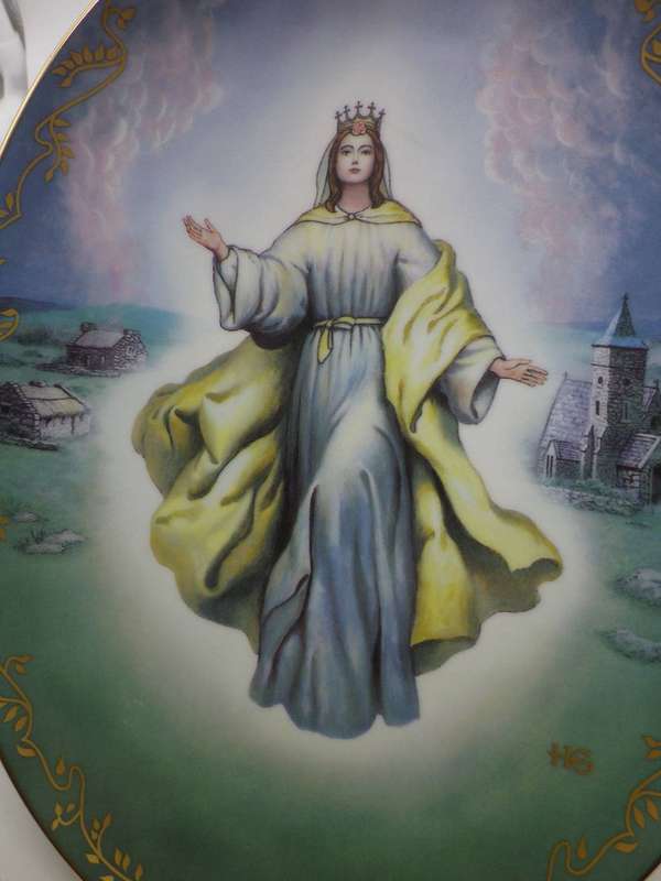 OUR LADY OF SILENCE  DISPLAY PLATE. VISIONS OF MARY series. Hector Garrido BRADFORD EXCHANGE