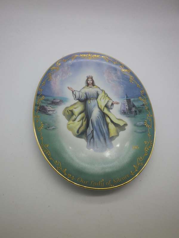 OUR LADY OF SILENCE  DISPLAY PLATE. VISIONS OF MARY series. Hector Garrido BRADFORD EXCHANGE