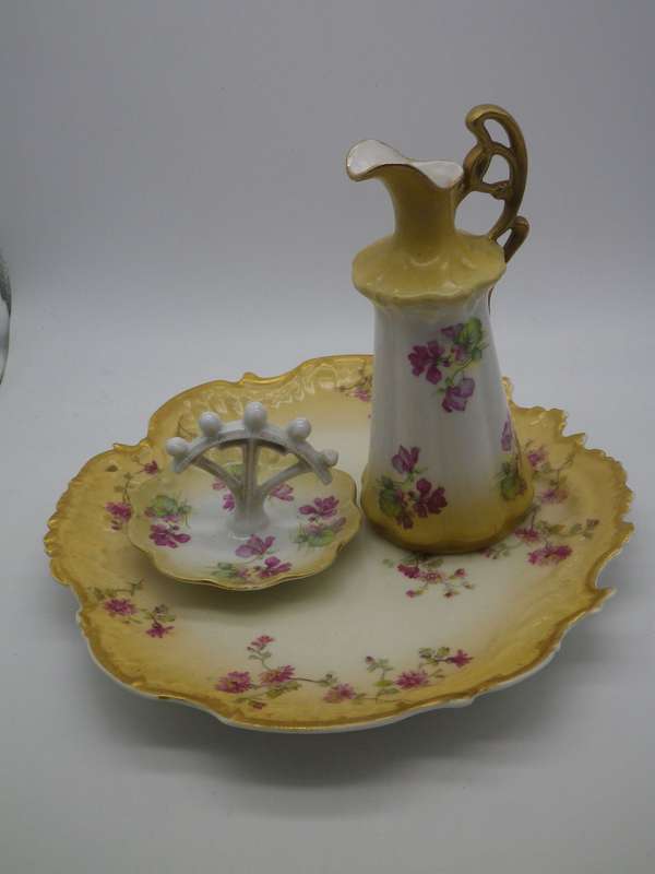 Vintage PORCELAIN HAND PAINTED BLUSHWARE ring holder