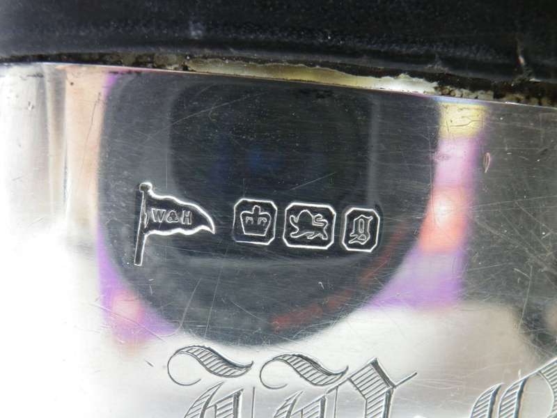 Antique Hallmarked silver, Glass and Leather Hip Flask. Sheffield, 1899 Walker & Hall