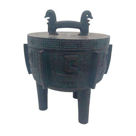 Chinese Archaic design ice bucket in the James Mont style. Taiwan 30x22cm