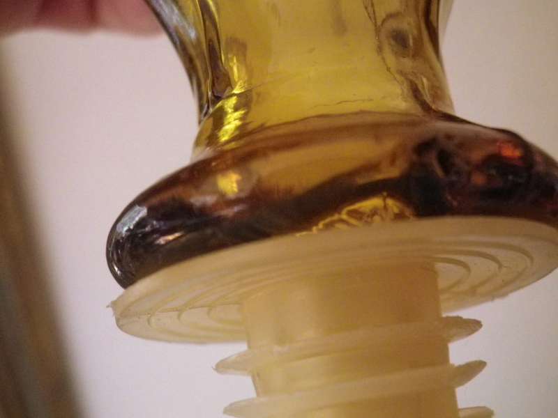 Vintage Mid century Italian Amber Pressed Glass Genie Bottle Empoli Bath Salts Bottle/decanter