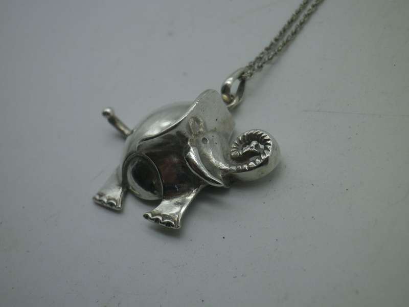 Sterling Silver Elephant Necklace. 4 x 3.5cm. chain: 54cm adorable!