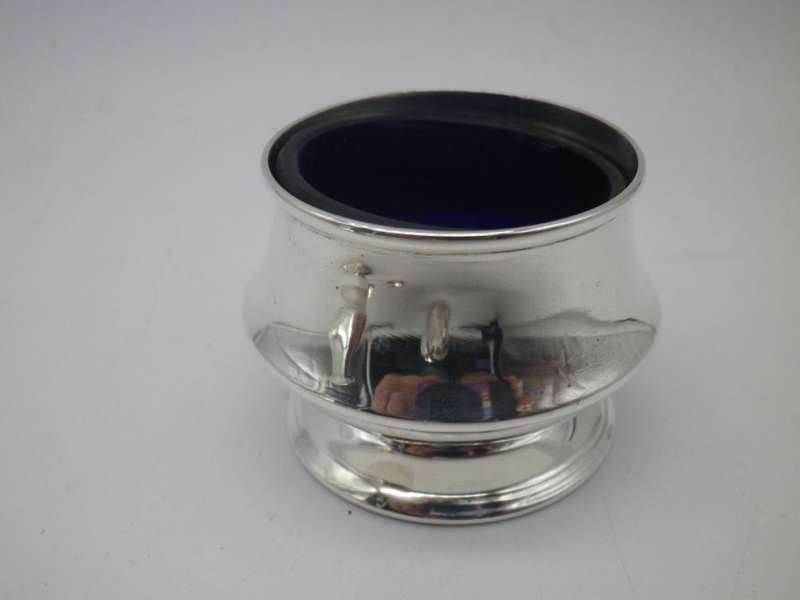 Hallmarked Sterling Silver Boxed Cruet set. Birmingham, 1956 Joseph Gloster Ltd. Superb