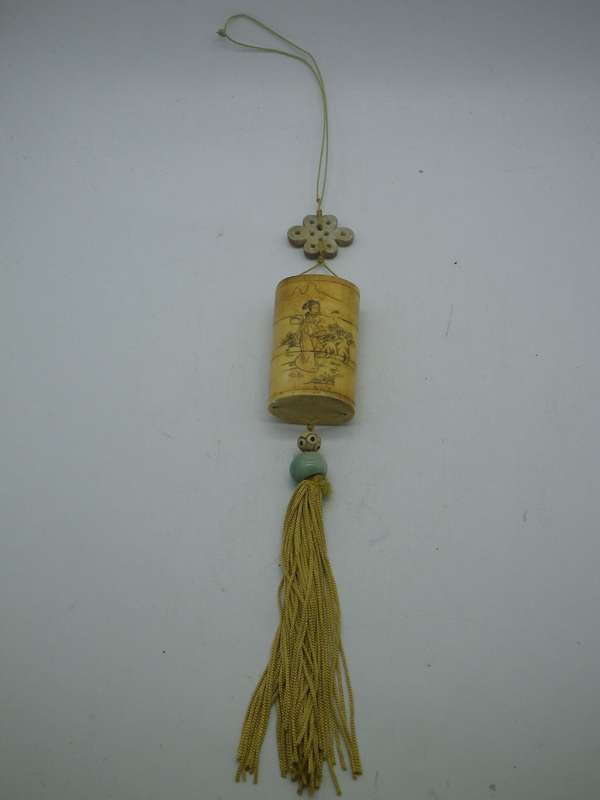 Vintage Japanese Hand Carved Scrimshaw Bone Inro with toggle & cord Geisha Design