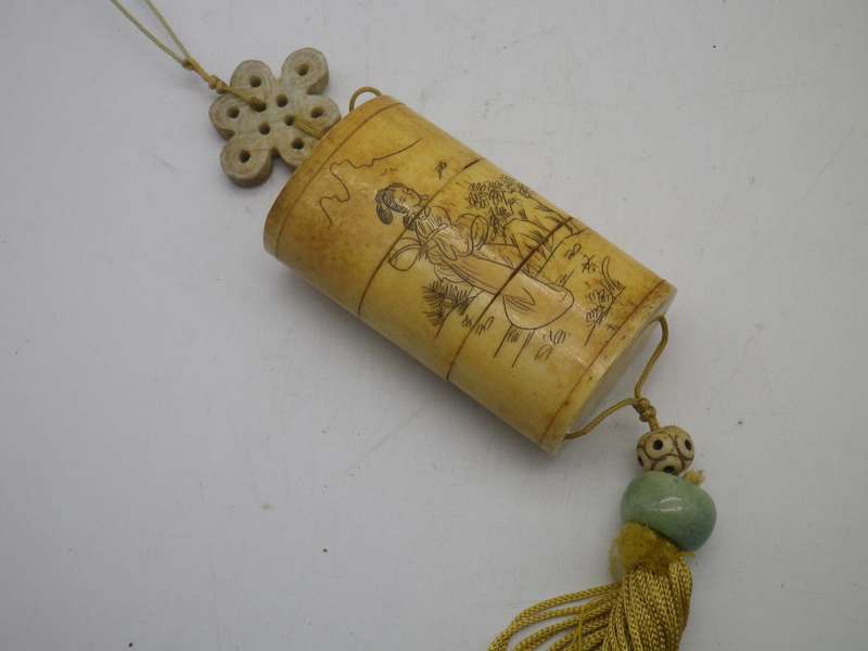 Vintage Japanese Hand Carved Scrimshaw Bone Inro with toggle & cord Geisha Design