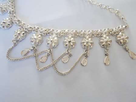 Gorgeous Indian Silver necklace. 40.5cm long. 35.6 grms