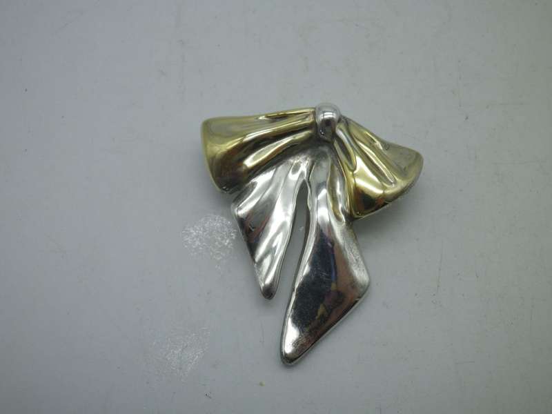 Sterling Silver & Gold tone bow shaped brooch.