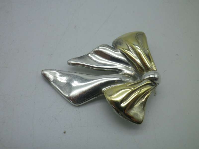 Sterling Silver & Gold tone bow shaped brooch.