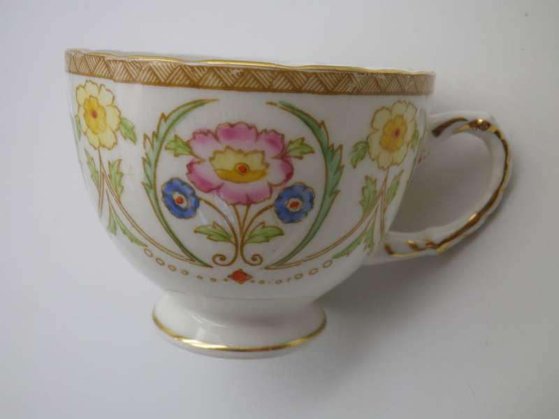 Sutherland China Vintage trio. Very Good condition