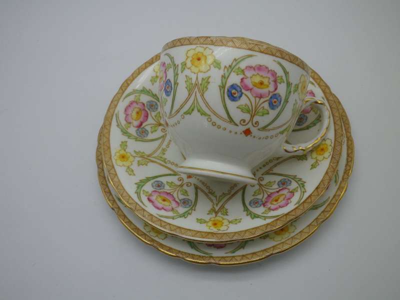 Sutherland China Vintage trio. Very Good condition