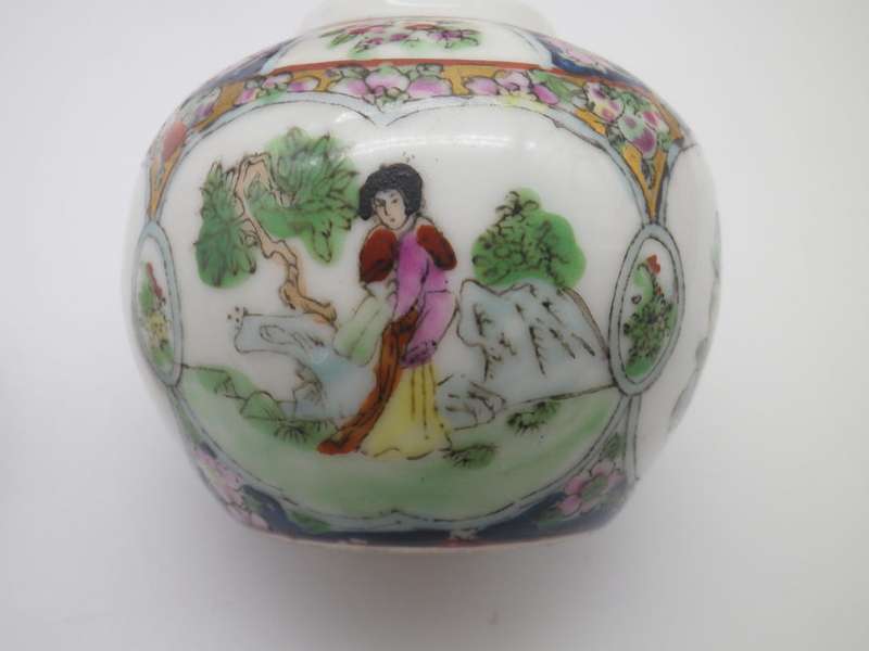 Cute Vintage Chinese Boxed Miniature Ginger Jar. Stamp to base