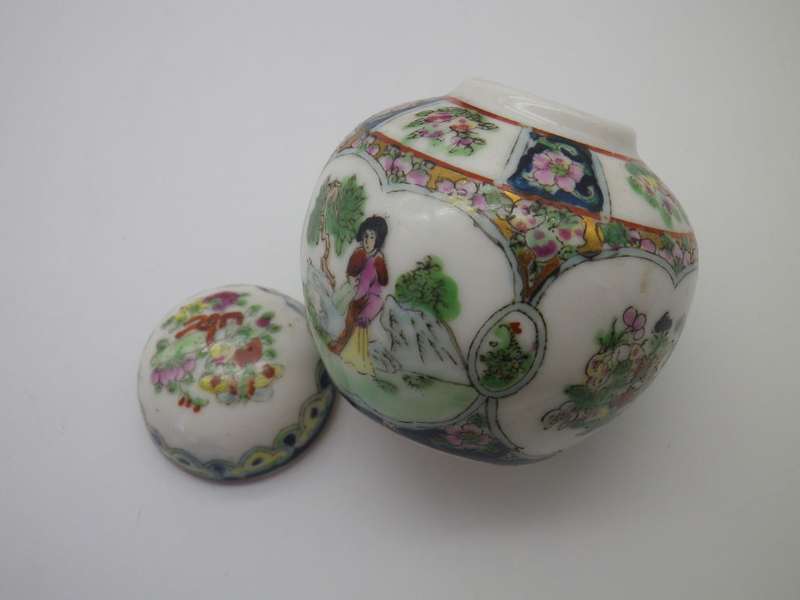 Cute Vintage Chinese Boxed Miniature Ginger Jar. Stamp to base