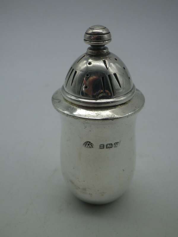 Hallmarked Silver Pepper Shaker. Birmingham 1945 38.2g 3.5x7.5cm