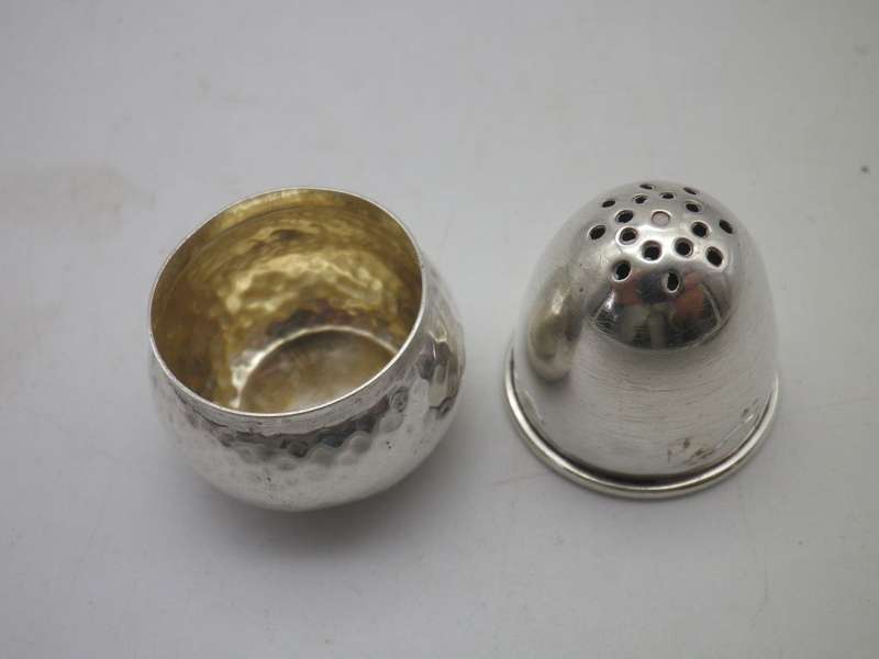 Hallmarked 830 Silver ACORN SHAPE Pepper Shaker. 2.5 x 4cm 12g CUTE!!