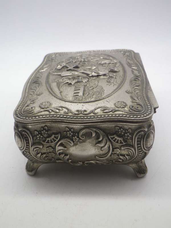 Good Quality Vintage Silver tone metal Jewellery box on 4 legs. Made in Japan. 12.5x9.5x5cm