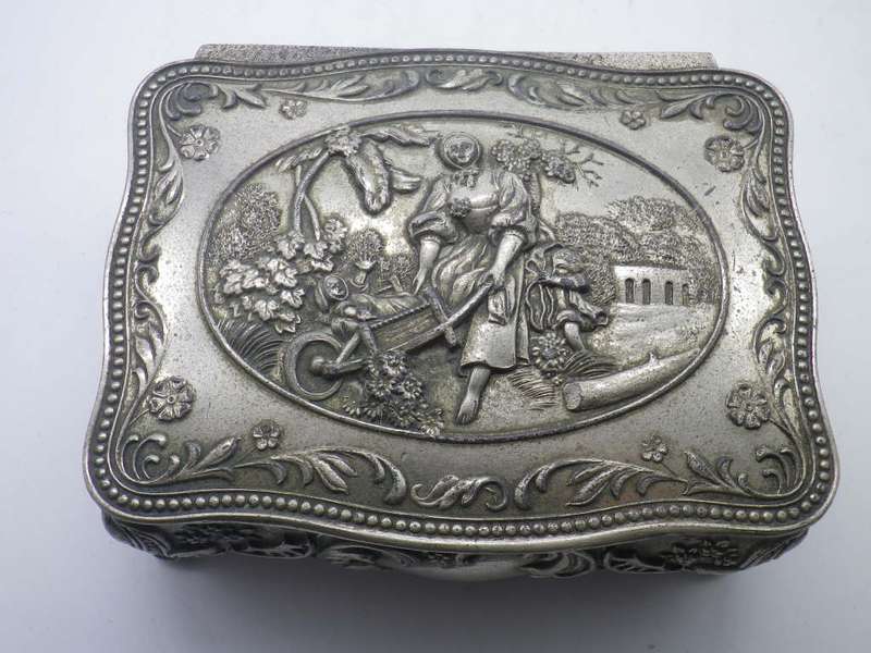 Good Quality Vintage Silver tone metal Jewellery box on 4 legs. Made in Japan. 12.5x9.5x5cm
