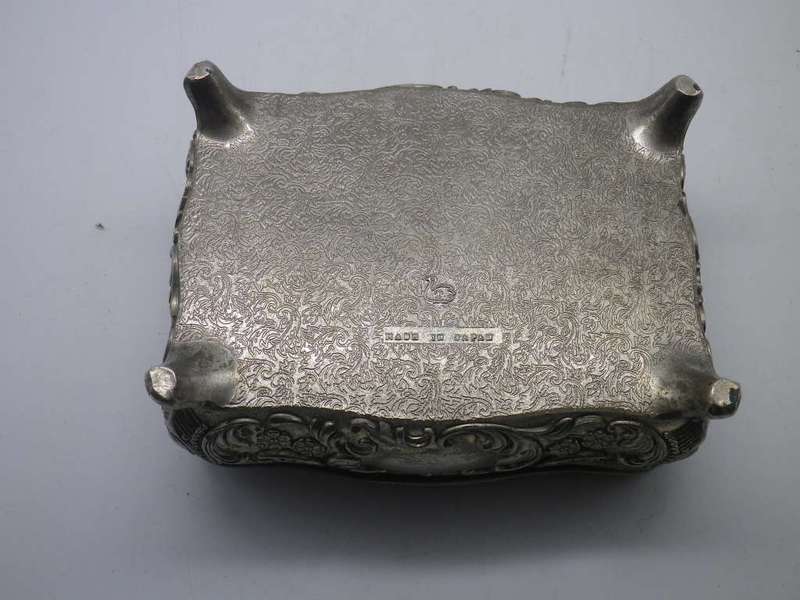 Good Quality Vintage Silver tone metal Jewellery box on 4 legs. Made in Japan. 12.5x9.5x5cm