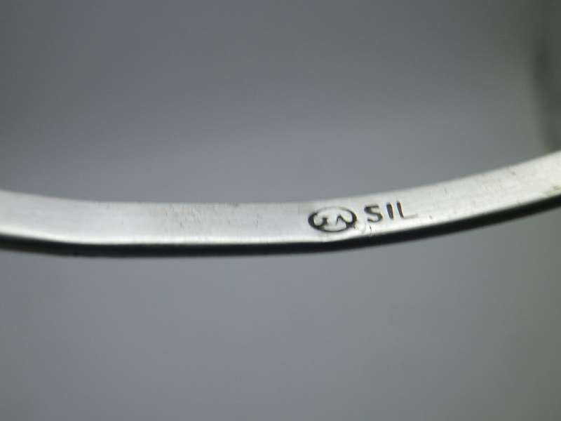 6 Sterling Silver Domed Bangles. 33g 3mm wide. 6cm