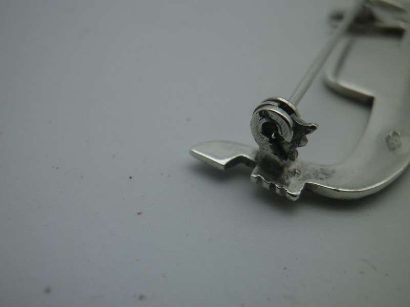 Sterling Silver & Marcasite Vintage GONDOLA brooch. 5cm long 5g