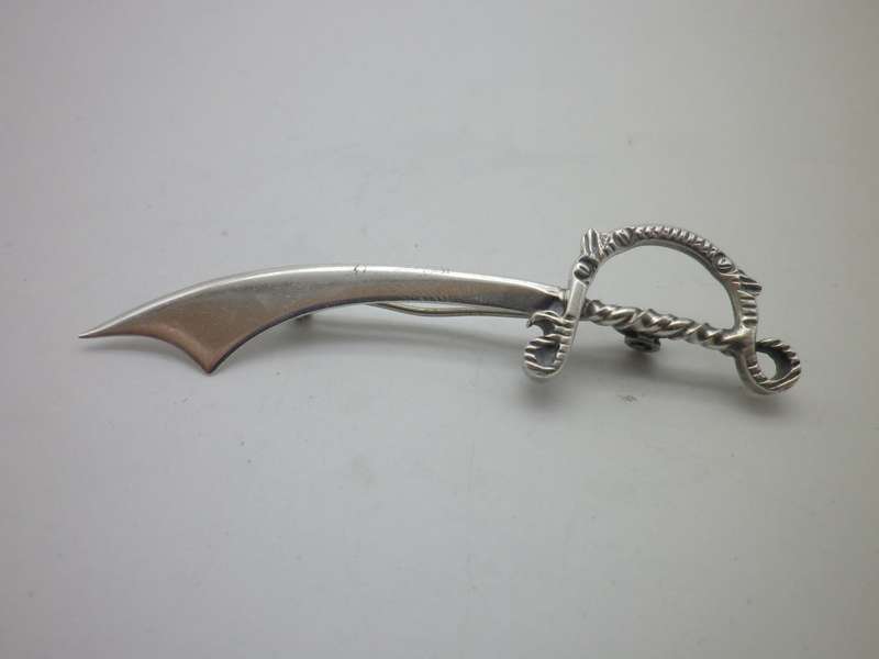 Sterling Silver Vintage Sword shaped brooch 7cm long 4g