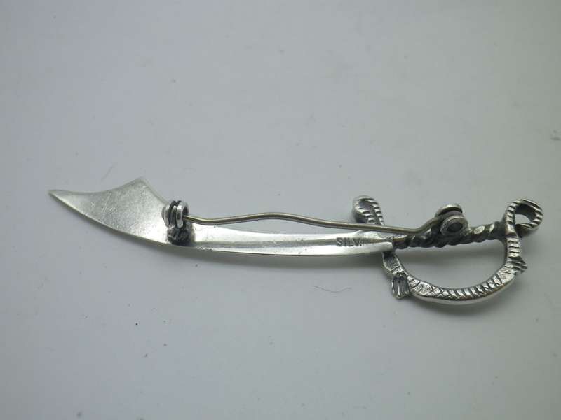 Sterling Silver Vintage Sword shaped brooch 7cm long 4g