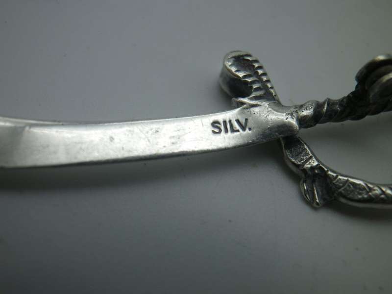 Sterling Silver Vintage Sword shaped brooch 7cm long 4g