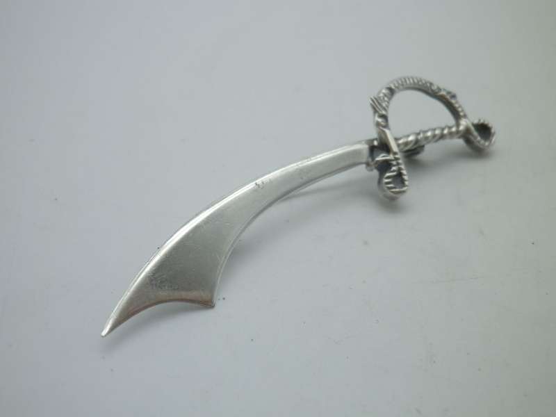 Sterling Silver Vintage Sword shaped brooch 7cm long 4g