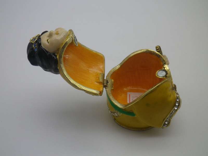 Gorgeous Geisha Trinket pot. Heavy metal, enamel and shiny stones. Cute!!!