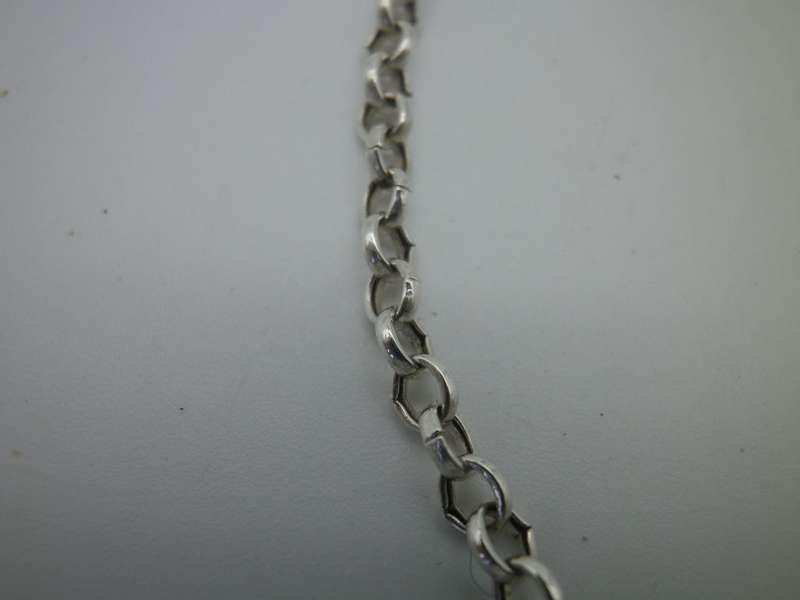 Sterling Silver INFINITY bracelet. Made in Italy. 21.5cm long 5g. Dainty