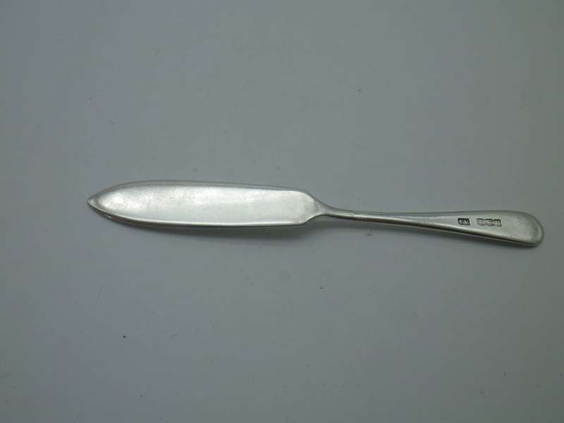 Hallmarked SILVER Pate Knife. Birmingham 1938. Edward Viners. 13g. 12.5 cm