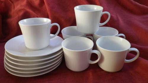 Stunning set of 6 pearl-white Noritake Progression coffee cups and saucers. Classic!