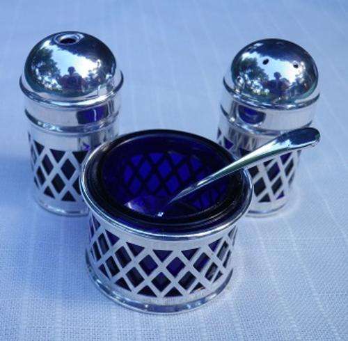 PRETTY SILVER PLATED (EPNS) CRUET SET WITH BLUE GLASS LINERS