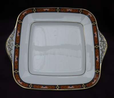 SOPHISTICATED & ELEGANT  WEDWOOD Bone China, ENGLAND, 1991 cake server CHIPPENDALE pattern. MINT