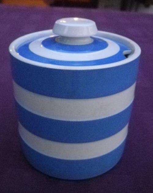 LOVELY ORIGINAL TG GREEN CORNISHWARE ROUND LIDDED SUGAR OR JAM BOWL