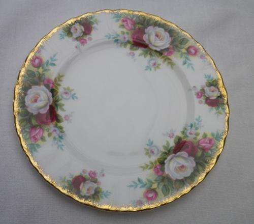 ROYAL ALBERT "CELEBRATION" CAKE PLATE. MINT. 16cm