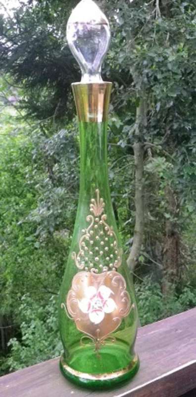 EXQUISITE TALL SLENDER GREEN VINTAGE HAND-BLOWN & HAND-PAINTED BOHEMIAN GLASS DECANTER