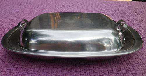 FantasticTop Hotel quality, made in England lidded, 2-compartment heavy stainless steel serving bowl