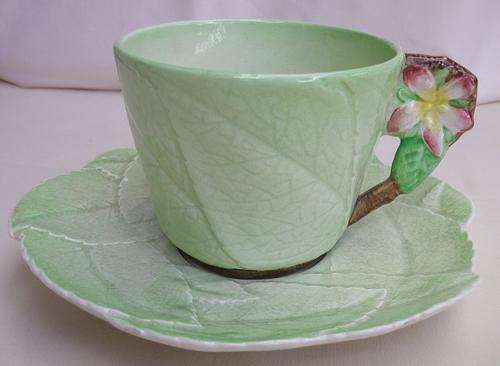 RARE ART DECO CARLTONWARE DUO WITH FLOWER HANDLE. MINT