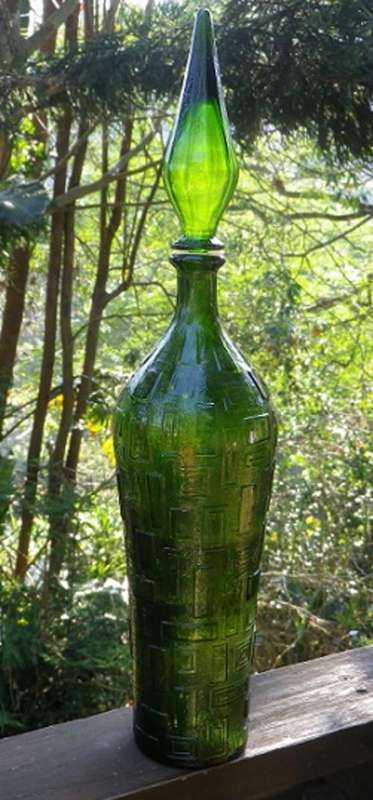 GRAND & MAJESTIC  RETRO 1960S LARGE GREEN ITALIAN BATH SALTS 'GENIE' BOTTLE
