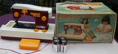 WOWEE! 1970S Children's Sewing Machine. ESTRELA, BRAZIL.WORKING.BATTERIES INCLUDED