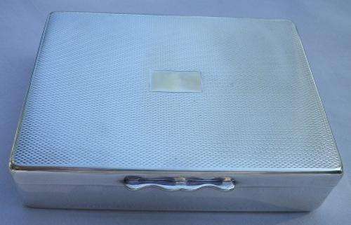Elegant Henry Bourne "ARISTOCRAT" ART DECO EPNS, wood-lined cigarette/ jewelery box