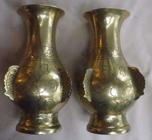 CHINESE BRASS VASES. SIGNED Four 3-D FISH embellishments. 17.5 cm