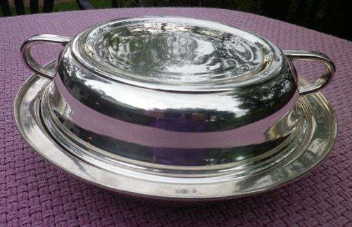 Lovely Largish Lidded silver plated (EPNS) serving dish with removable three-part divider