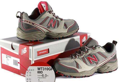 NEW BALANCE LADIES TRAIL RUNNING AND WALKING SHOE SIZE Available 5 , 8