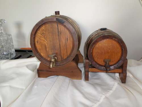 2 VINTAGE  WINE BARREL 22 CM AND 32 CM