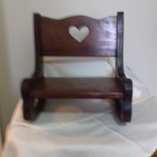ROCKY WOODEN BENCH FOR YOUR DOLLS 30 CM TALL AND 30 CM WIDTH